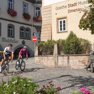 Ehemaliger Rennradfahrer Marcel Kittel am Marktplatz von Ilmenau