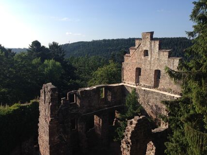 Das Gemäuer der Burgruine Zavelstein