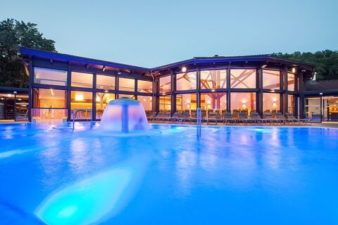 Heiltherme bei Nacht