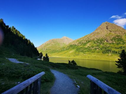 staller-sattel-see-sonnenaufgang-c-gabi-innerhofer.jpg