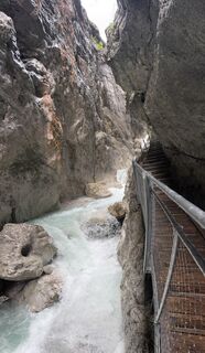 Fotografija s spletne strani RoTh-EF na poti