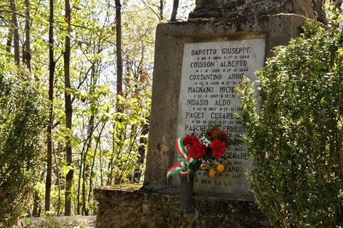 Der Gedenkstein der Märtyrer des Bric