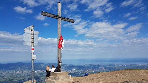 Hohe Kugel mit Blick aufs Rheintal und den Bodensee