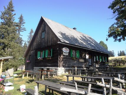 Knödelhütte im Sommer