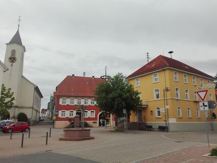Eschelbronn, Zentrum