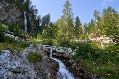Beim Wasserfall