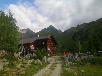 Photo de Christiane Tillian le long du parcours
