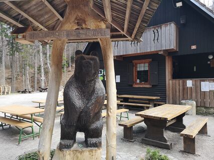 Fotografija s spletne strani Cvetka Salamon na poti