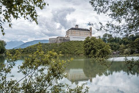Schloss Trautenfels am Schlossteich