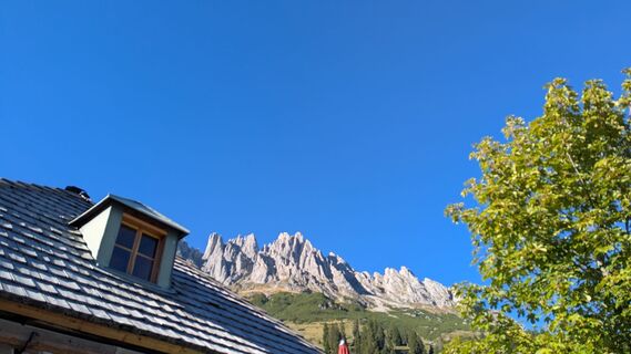 Fotografija s spletne strani Ziegler Em1304 na poti