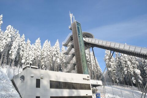 Anlaufturm Mühlenkopfschanze im Winter