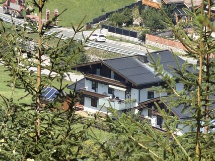 Fotografija s spletne strani Lisa Perret na poti