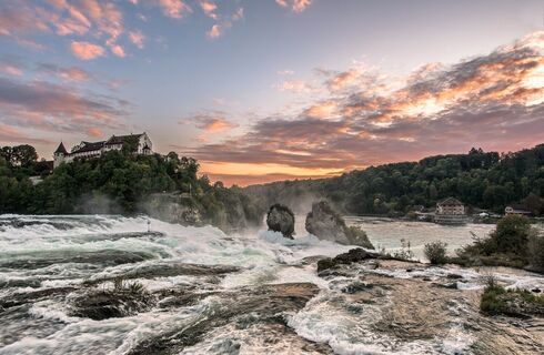 Rheinfall_Abendstimmung_Mittelfelsen