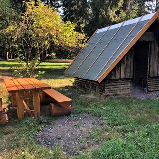 Rastplatz und Schutzhütte an der Gerswiese (gesprochen Gerschwiese)