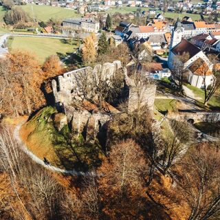 Schlossberg Bad St. Leonhard (Burgruine Gomarn) im Herbst