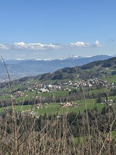 Fotografija s spletne strani Cyrill Bischof na poti