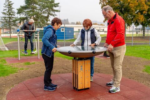 Murmeltisch am altersgerechten Spaziergang