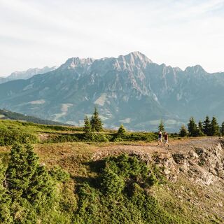 Einzigartiges Panorama auf die Leoganger Steinberge am Saalachtaler Höhenweg