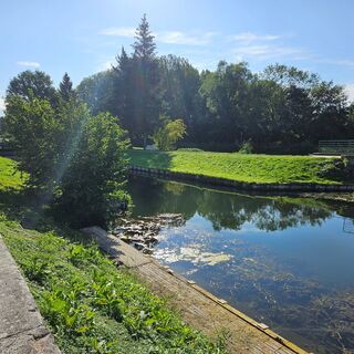 Kajaksteg unterhalb der Schleuse Haus Schleusenwärter Lamotte Brebière