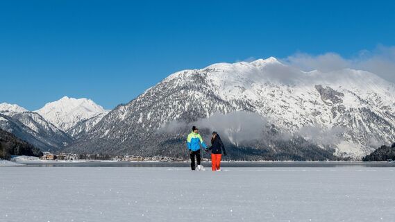 Winterwandern bei Seespitz in Maurach - direkt am Seeufer