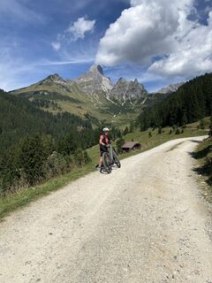 Fotografie de la reichelt-radstadt de-a lungul turului