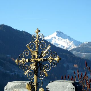 Der Blick vom Friedhof in St. Gorgen auf das Imbachhorn.