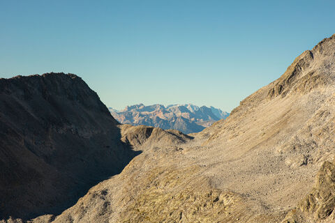 Blick durch die Riepenscharte auf die Marmolada