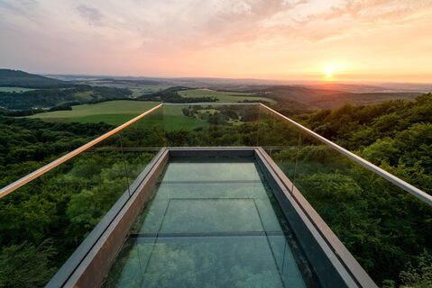 Skywalk Sonnenstein bei Sonnenuntergang