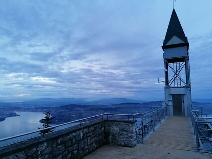 Fotografie de la luyyy de-a lungul turului