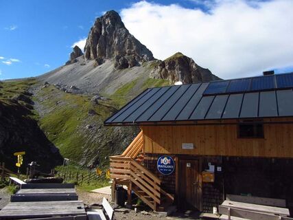 KHW-0114-Filmoorhuette-2.350m-Koenigswand-Karnischer-Hoehenweg.jpg