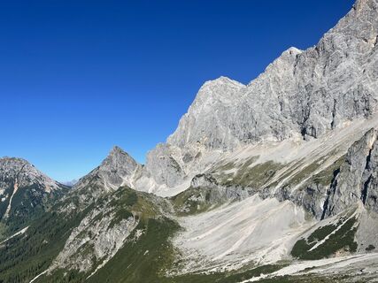Fotografija s spletne strani Nati na poti