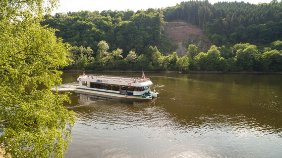 Mit der Rurseeschifffahrt geht es entspannt zurück nach Einruhr