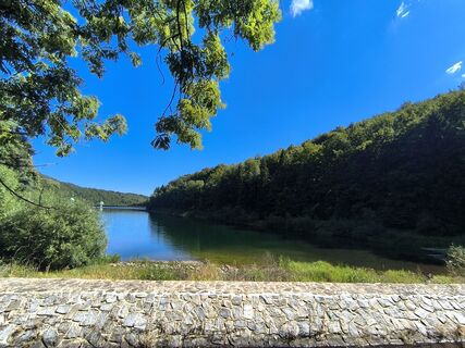 Fotografija s spletne strani Lucie Charouzkova na poti