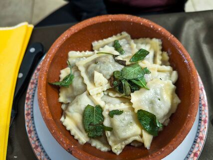 Agnolotti Butter und Salbei
