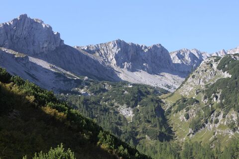 Blick auf Voisthaler-Hütte vom Dullwitz Graben