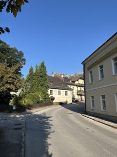 Ausgangspunkt Prein an der Rax. Zunächst durch den Ort leicht bergauf entlang der Preiner Gscheid-Straße