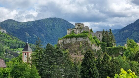 Fotografia z Helmut Neuhold na trase