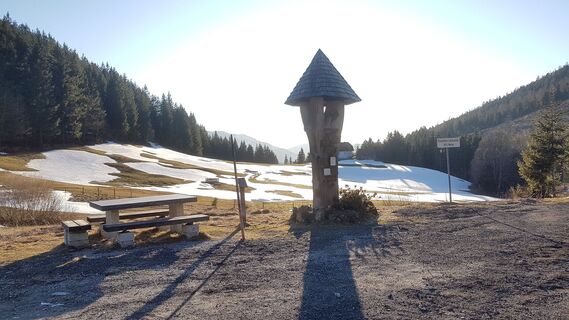 Rastplatz auf der Passhöhe Lahnsattel