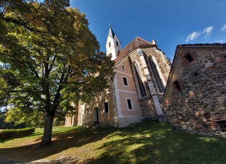 Kirche St. Stefan bei Hofkirchen im Apfelland-Stubenbergsee in der Oststeiermark