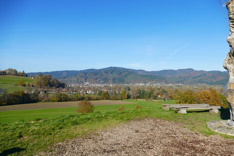 Panoramablick auf Themenweg "Mensch-Zeit-Erde"