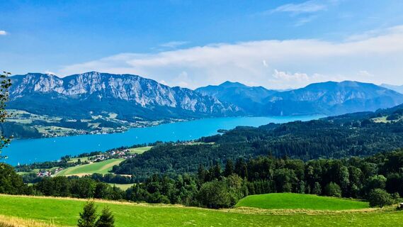 Blick über den Attersee in Richtung Süden am Weg zum Dachsteinblick