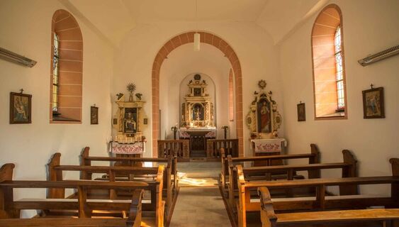 Innenraum der St. Blasius Kapelle in Sögtrop