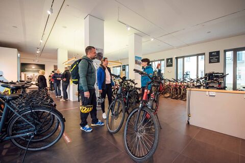 Fahrradverleih im Aktiv Zentrum Bad Schandau direkt am Marktplatz