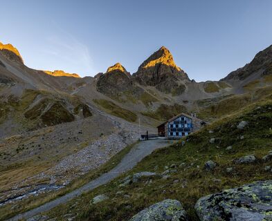 Die Chamonna Tuoi vor dem Piz Buin.