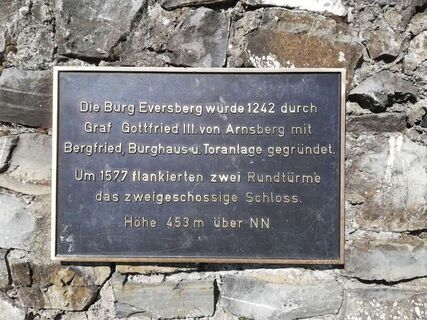 Brugruine Eversberg Info