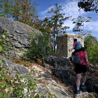 Aussichtsturm auf dem Spitzen Stein - alt und neu