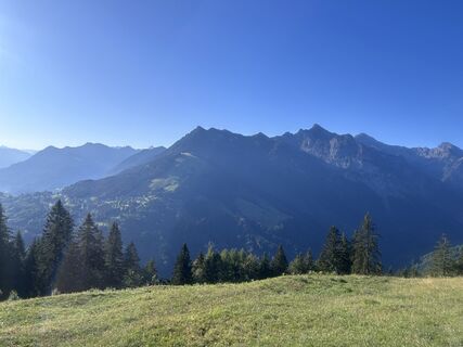Fotografija s spletne strani Bene Schadel na poti