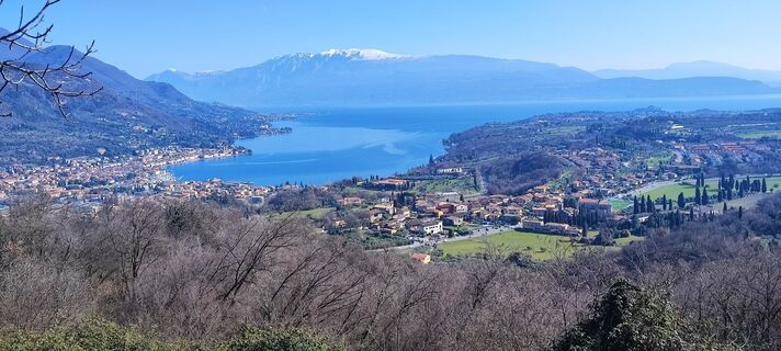 Zdjęcie z Luciamo masala wzdłuż trasy