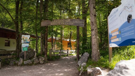 Geisterklamm - Schild am Eingang.jpg