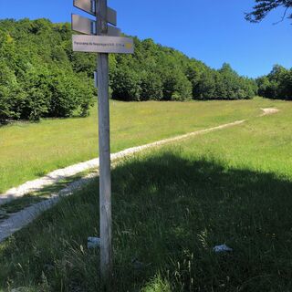 Schild mit Blick auf das Panorama des Mont Blanc